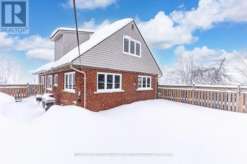 106 Brant Street W, Orillia, ON - Outdoor