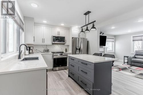 106 Brant Street W, Orillia, ON - Indoor Photo Showing Kitchen With Stainless Steel Kitchen With Upgraded Kitchen