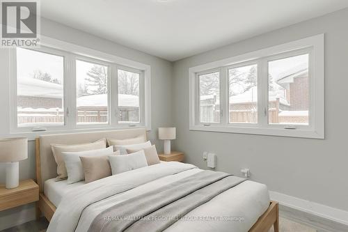 106 Brant Street W, Orillia, ON - Indoor Photo Showing Bedroom