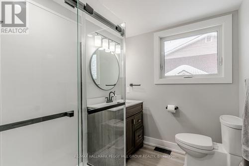 106 Brant Street W, Orillia, ON - Indoor Photo Showing Bathroom
