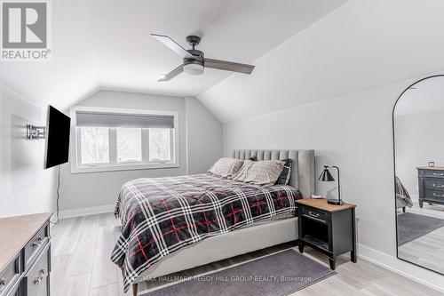 106 Brant Street W, Orillia, ON - Indoor Photo Showing Bedroom