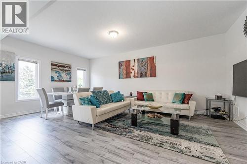 198 Jacob Street, Tavistock, ON - Indoor Photo Showing Living Room