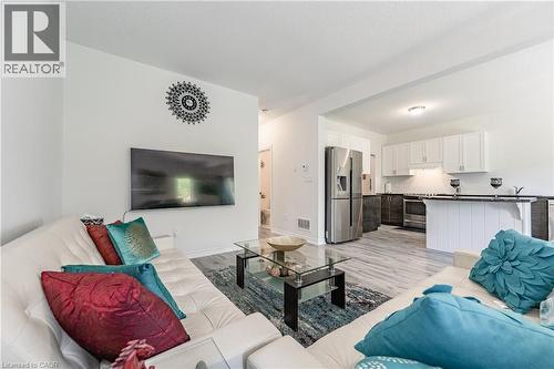 198 Jacob Street, Tavistock, ON - Indoor Photo Showing Living Room