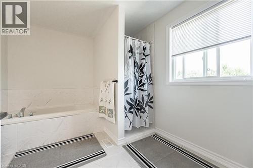 198 Jacob Street, Tavistock, ON - Indoor Photo Showing Bathroom