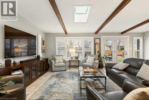 29 Woodside Drive, Hamilton, ON - Indoor Photo Showing Living Room
