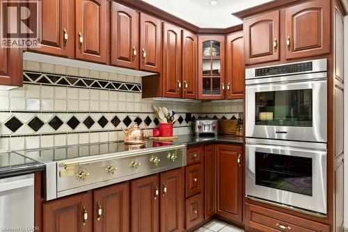 29 Woodside Drive, Hamilton, ON - Indoor Photo Showing Kitchen