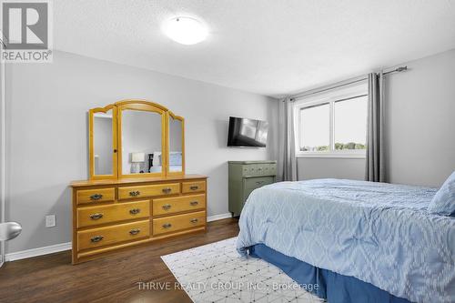 10 - 215 Commissioners Road W, London South (South D), ON - Indoor Photo Showing Bedroom