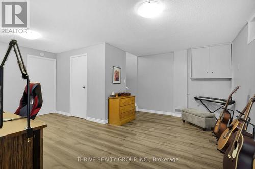 10 - 215 Commissioners Road W, London South (South D), ON - Indoor