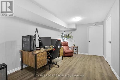 10 - 215 Commissioners Road W, London South (South D), ON - Indoor Photo Showing Office