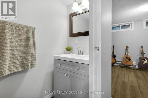 10 - 215 Commissioners Road W, London South (South D), ON - Indoor