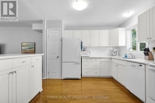 10 - 215 Commissioners Road W, London South (South D), ON - Indoor Photo Showing Kitchen