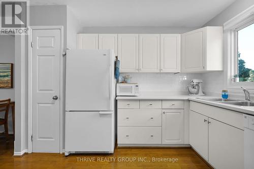 10 - 215 Commissioners Road W, London South (South D), ON - Indoor Photo Showing Kitchen With Double Sink