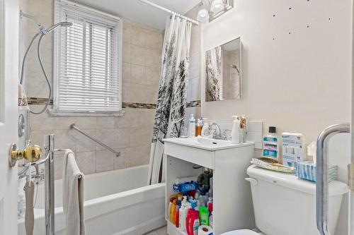 Salle de bains - 5274  - 5276 Av. Prince-Of-Wales, Montréal (Côte-Des-Neiges/Notre-Dame-De-Grâce), QC - Indoor Photo Showing Bathroom