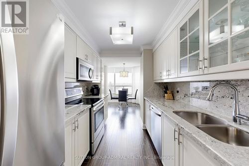 512 - 11 Townsgate Drive, Vaughan, ON - Indoor Photo Showing Kitchen With Double Sink