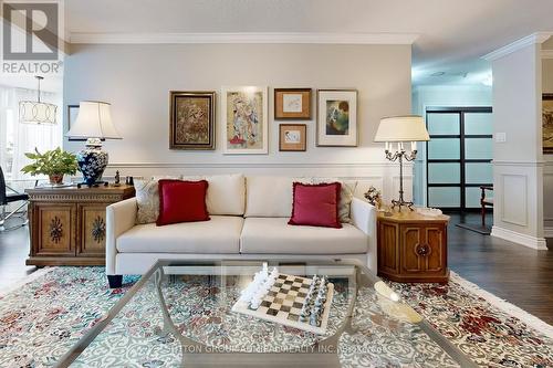 512 - 11 Townsgate Drive, Vaughan, ON - Indoor Photo Showing Living Room