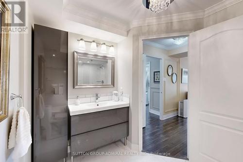 512 - 11 Townsgate Drive, Vaughan, ON - Indoor Photo Showing Bathroom
