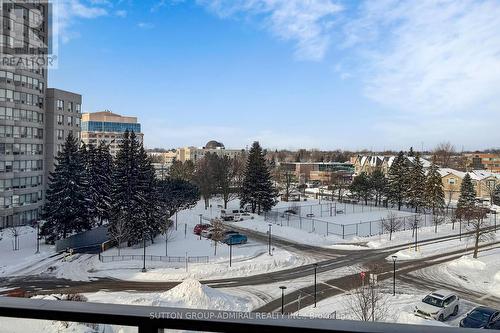 512 - 11 Townsgate Drive, Vaughan, ON - Outdoor