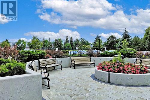 512 - 11 Townsgate Drive, Vaughan, ON - Outdoor