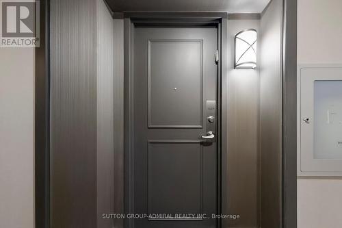 512 - 11 Townsgate Drive, Vaughan, ON - 