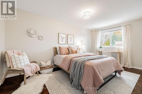 29 Canterbury Court, Richmond Hill, ON - Indoor Photo Showing Bedroom