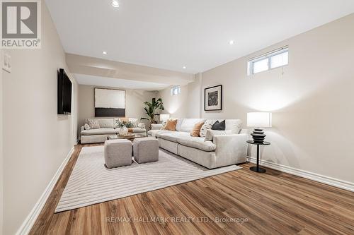 29 Canterbury Court, Richmond Hill, ON - Indoor