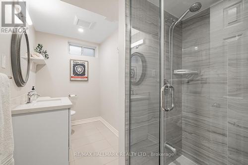 29 Canterbury Court, Richmond Hill, ON - Indoor Photo Showing Bathroom