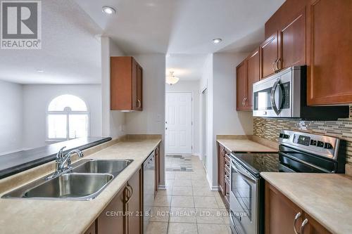 25 - 318 Little Avenue, Barrie, ON - Indoor Photo Showing Kitchen With Double Sink