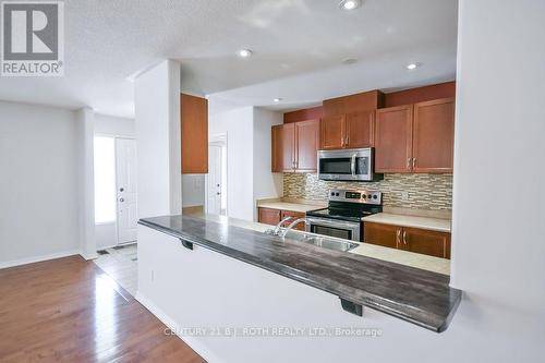 25 - 318 Little Avenue, Barrie, ON - Indoor Photo Showing Kitchen