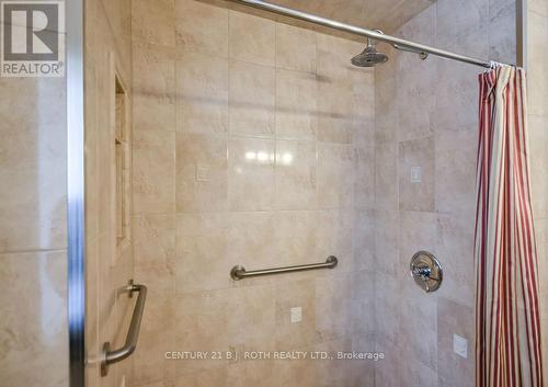 25 - 318 Little Avenue, Barrie, ON - Indoor Photo Showing Bathroom