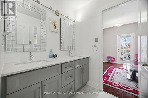 43 El Camino Way, Brampton, ON - Indoor Photo Showing Bathroom