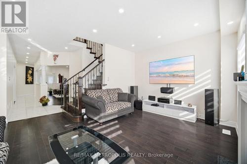 43 El Camino Way, Brampton, ON - Indoor Photo Showing Living Room