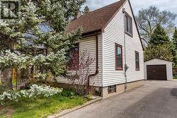 7 TEDDER STREET  Toronto, ON M6M 4W7