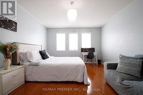5272 Brookwood Court, Mississauga, ON - Indoor Photo Showing Bedroom