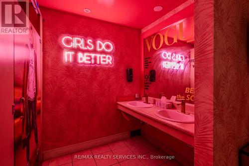 2055 Dundas Street, Mississauga, ON 