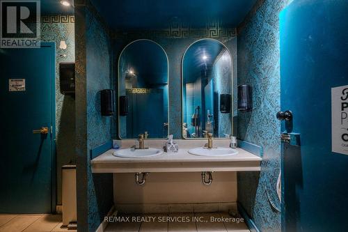 2055 Dundas Street, Mississauga, ON 