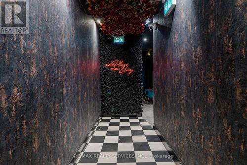 2055 Dundas Street, Mississauga, ON 