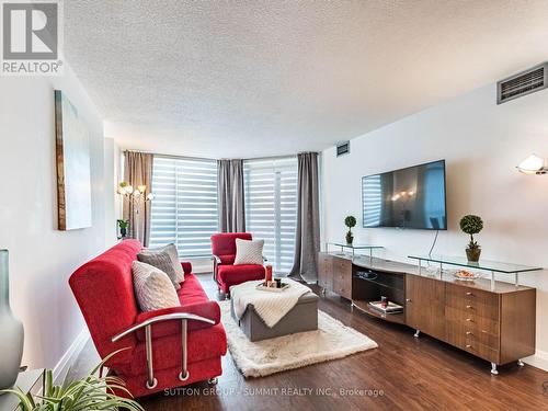 1507 - 55 Kingsbridge Garden Circle, Mississauga, ON - Indoor Photo Showing Living Room