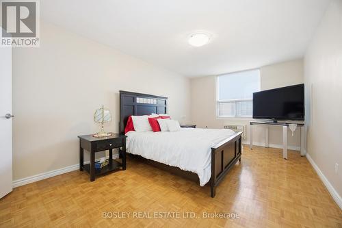 1008 - 511 The West Mall, Toronto, ON - Indoor Photo Showing Bedroom