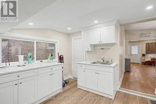 27 Oxford Street W, Blandford-Blenheim (Drumbo), ON - Indoor Photo Showing Kitchen