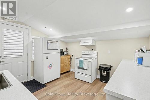 27 Oxford Street W, Blandford-Blenheim (Drumbo), ON - Indoor Photo Showing Kitchen