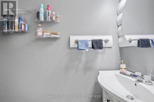 27 Oxford Street W, Blandford-Blenheim (Drumbo), ON - Indoor Photo Showing Bathroom