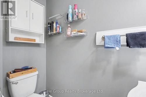 27 Oxford Street W, Blandford-Blenheim (Drumbo), ON - Indoor Photo Showing Bathroom