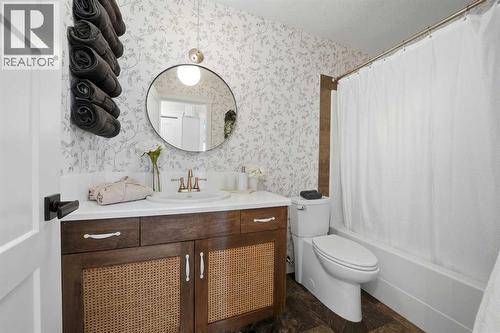 15 26534 Township Road 384, Rural Red Deer County, AB - Indoor Photo Showing Bathroom