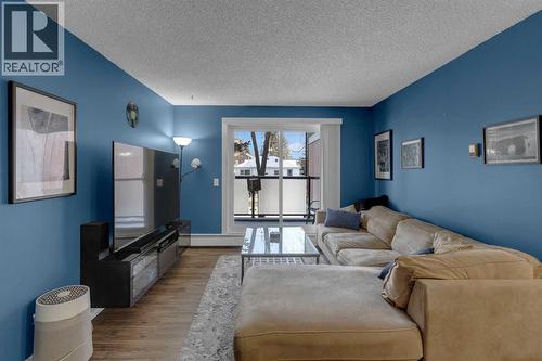 202, 1915 26 Street Sw, Calgary, AB - Indoor Photo Showing Living Room