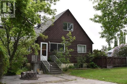 7616 34 Avenue Nw, Calgary, AB - Outdoor