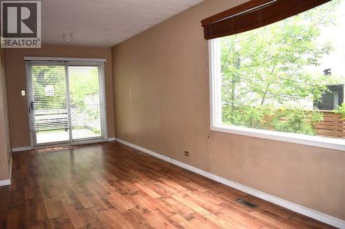 7616 34 Avenue Nw, Calgary, AB - Indoor Photo Showing Other Room