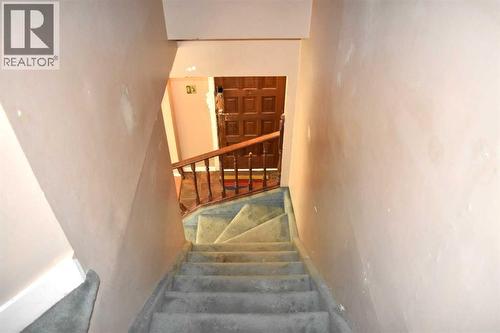 7616 34 Avenue Nw, Calgary, AB - Indoor Photo Showing Other Room