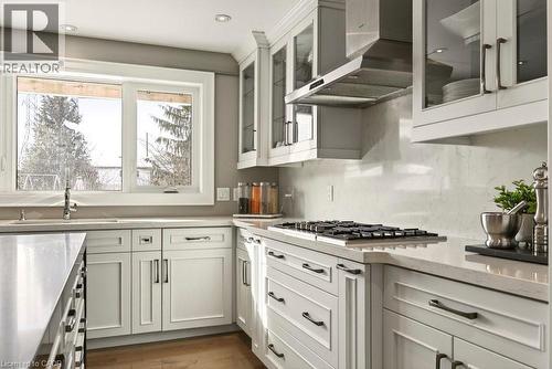 158 Ewen Road, Hamilton, ON - Indoor Photo Showing Kitchen With Upgraded Kitchen