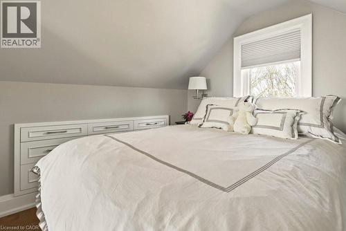 158 Ewen Road, Hamilton, ON - Indoor Photo Showing Bedroom