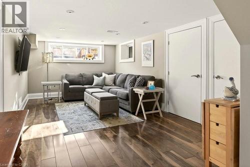 158 Ewen Road, Hamilton, ON - Indoor Photo Showing Living Room
